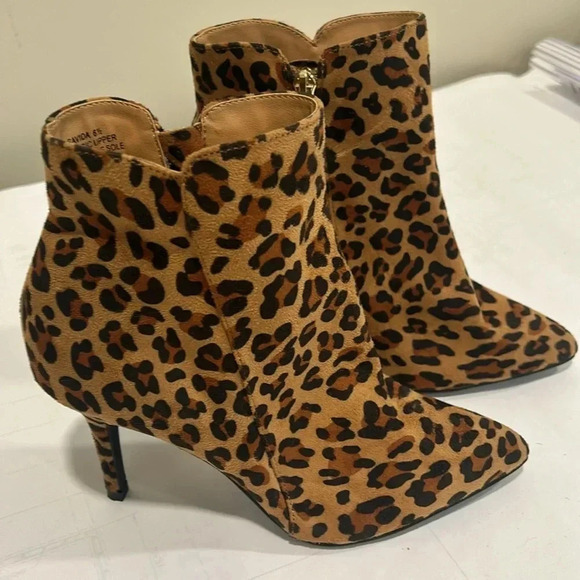 Zigi Soho Savida Leopard Print Faux Suede Ankle Boot Stiletto Zipper - Picture 2 of 8